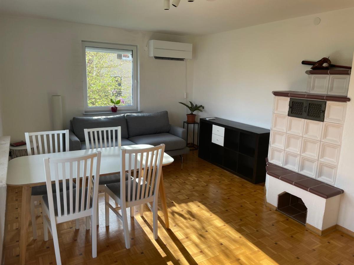 Sonnige 3 Zimmer Wohnung mit schönem Balkon im Grünen Reutlingen Exterior foto