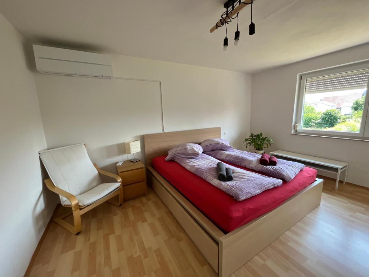 Sonnige 3 Zimmer Wohnung mit schönem Balkon im Grünen Reutlingen Exterior foto