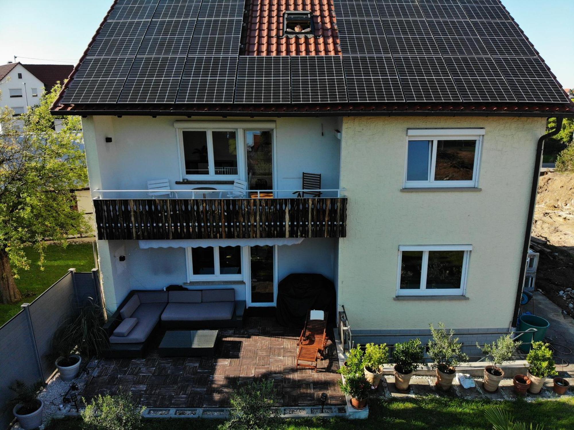 Sonnige 3 Zimmer Wohnung mit schönem Balkon im Grünen Reutlingen Exterior foto
